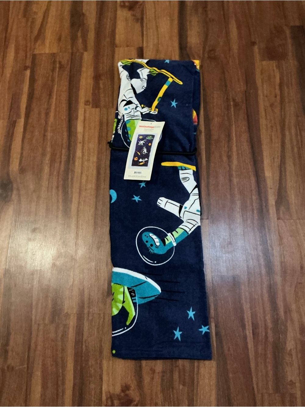 Kids Space Astronaut beach towel Navy nwt dinosaurs